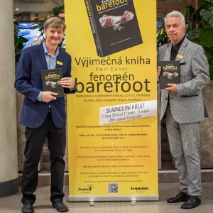 Fenomén barefoot: Český průkopník Petr Exnar a jeho kniha o bosém chození