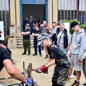 Olomoucký fortel: Kováři tvoří společné dílo i pomáhají druhým