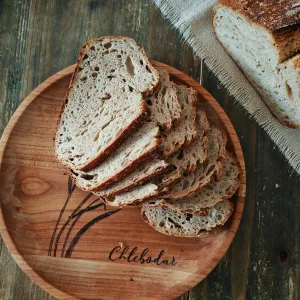 Háček, krajka i kvásek. Dana z Jeseníků ukazuje, jak vypadají opravdové zlaté české ručičky