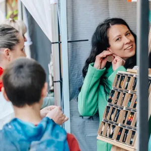 Malá pilina a velká hoblina: Tvořivé duo, které dává dřevu nový život