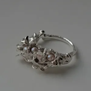 Šperky jako z jiného světa. Zlaté české ručičky patří Gabriele Lhotákové