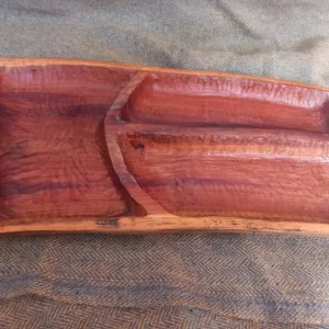 Řezbář Radek Mach dává dřevu nový život