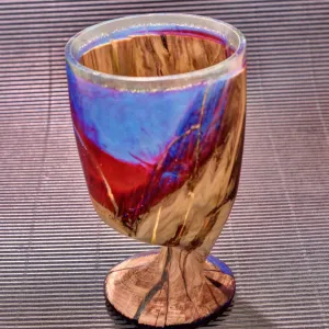 Když dřevo, epoxid a technika dostanou fantazii