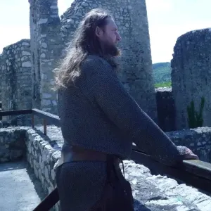 Drátěná košile od kamínků až po milionovou hodnotu