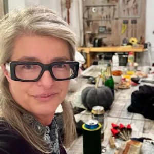 Z banky do kreativního ateliéru. Ester Rosíková propojuje tvoření, setkávání i udržitelnost