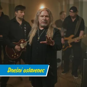 Kdo jiný by mohl spojit rock a šanson než právě Petr Kolář?