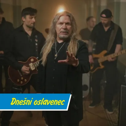 Kdo jiný by mohl spojit rock a šanson než právě Petr Kolář?