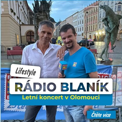 V Olomouci na Letním koncertě před zcela zaplněným náměstím zazpíval i Janek Ledecký