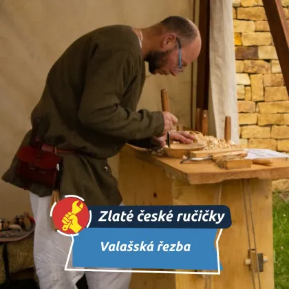 Řezbář Radek Mach dává dřevu nový život