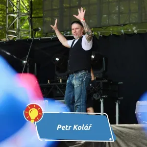 Rocker, který proměňuje životní pády v písně