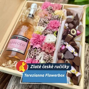 Květiny v krabici, které spojují dárky do jednoho