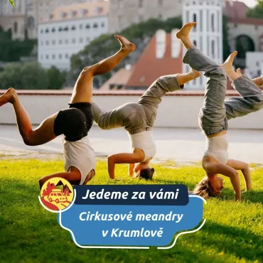 Akrobaté nad řekou i v ulicích města