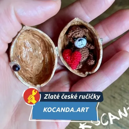 Medvídci, kteří se vejdou do pistácie. Česká tvůrkyně posouvá hranice mikroháčkování