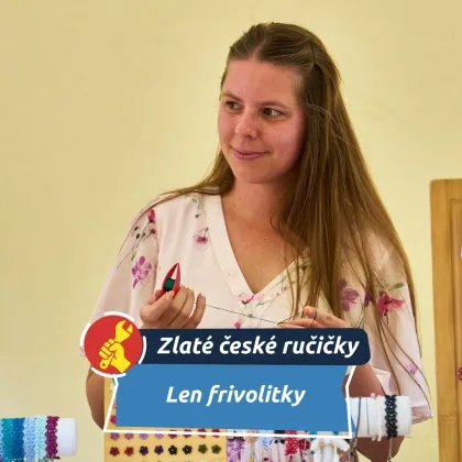 Z nitě a člunku vznikají originální krajkové šperky