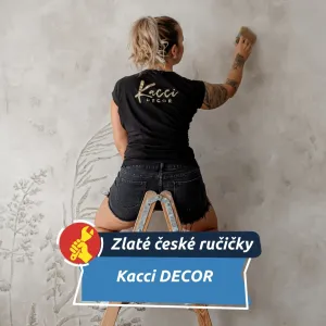 Stěny jako umělecké dílo. Česká tvůrkyně proměňuje interiéry pomocí barev, struktur a fantazie