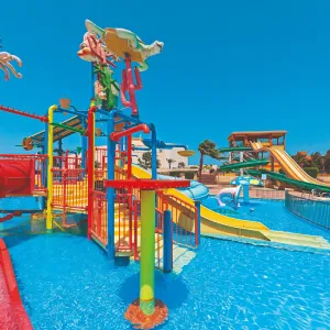 ZA TŘI ČESKÉ ZA SLUNÍČKEM