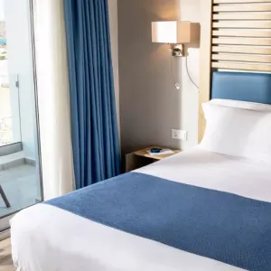 ZA TŘI ČESKÉ ZA SLUNÍČKEM