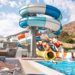 ZA TŘI ČESKÉ ZA SLUNÍČKEM