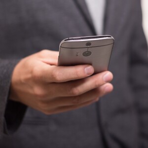 VAROVÁNÍ: Podvodné telefonáty, SMS a weby se vydávají za ČSSZ